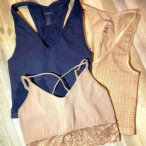 Bundle of 3 tank tops all size small !!